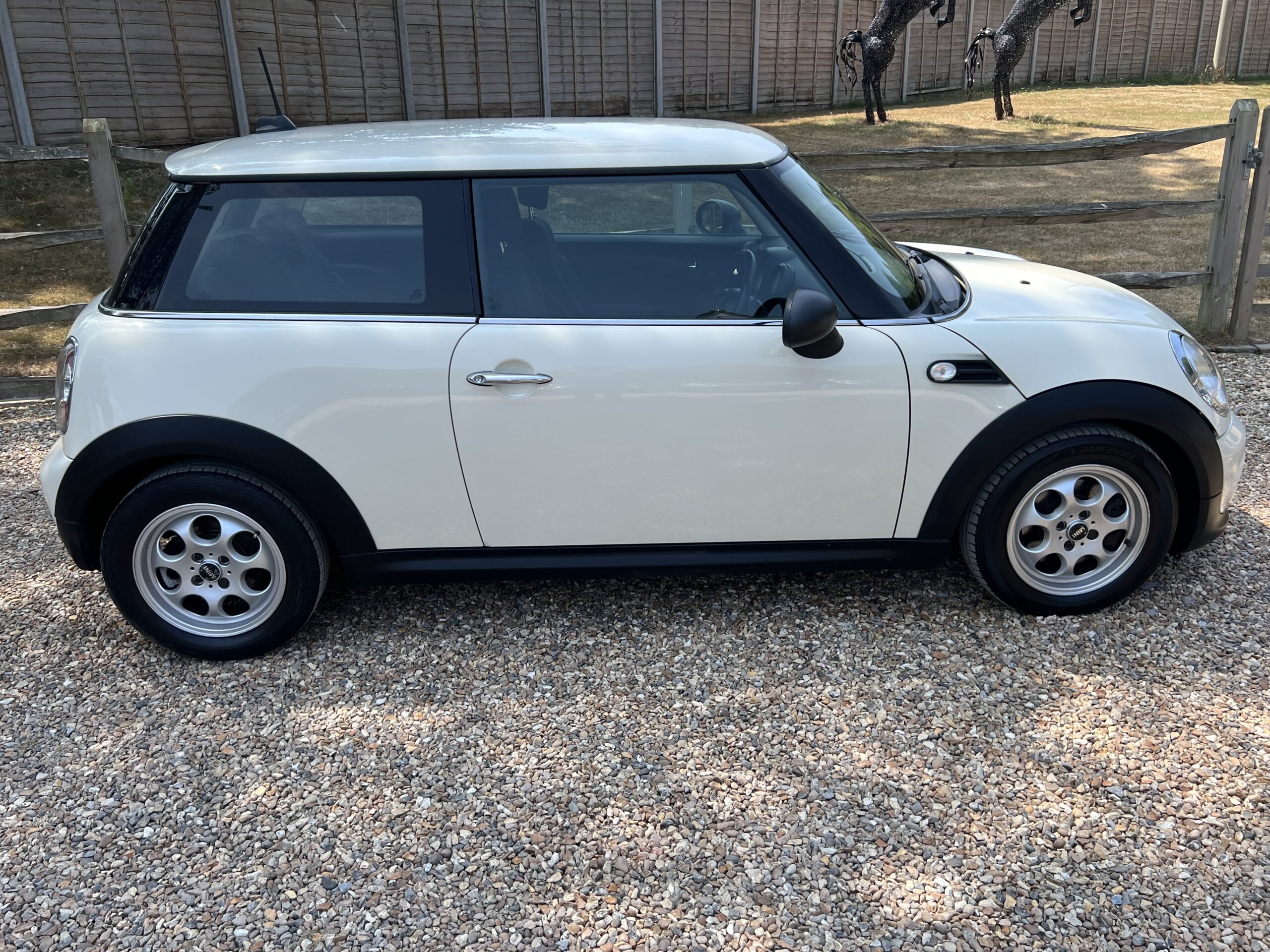 
								Mini one White 1.6 2012 full									
