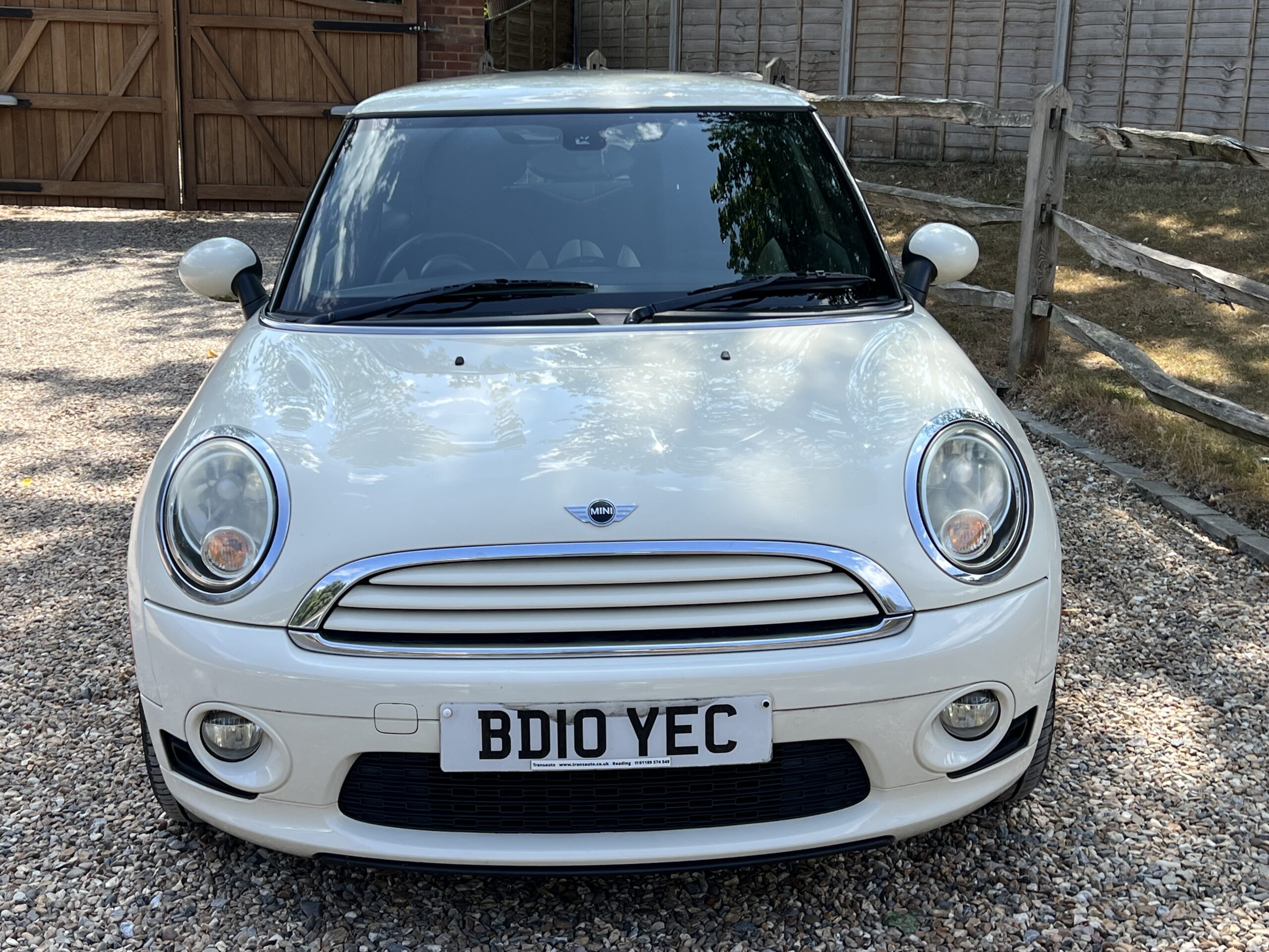 
								MINI COOPER 1.6 WHITE 2010 full									