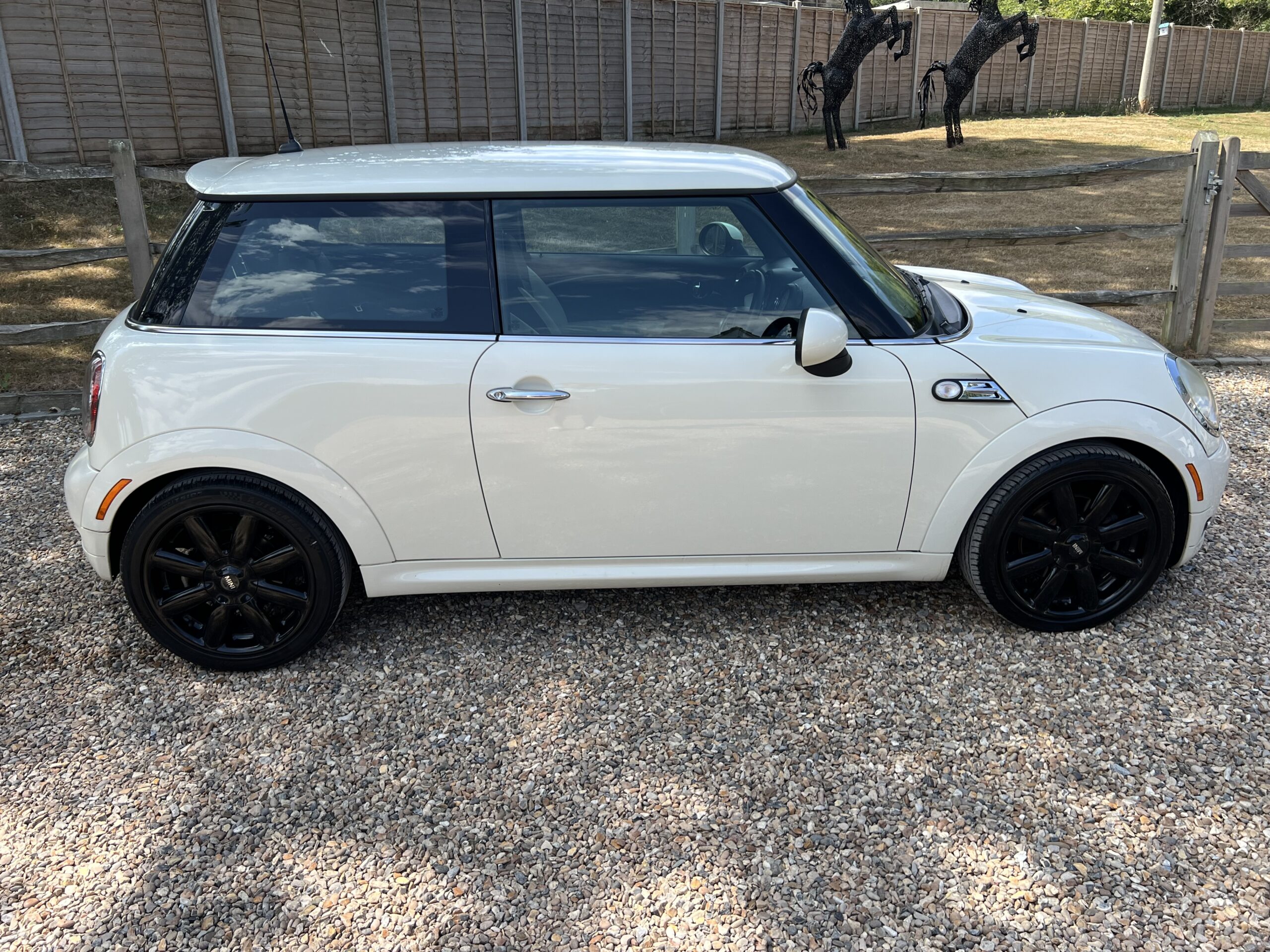 
								MINI COOPER 1.6 WHITE 2010 full									