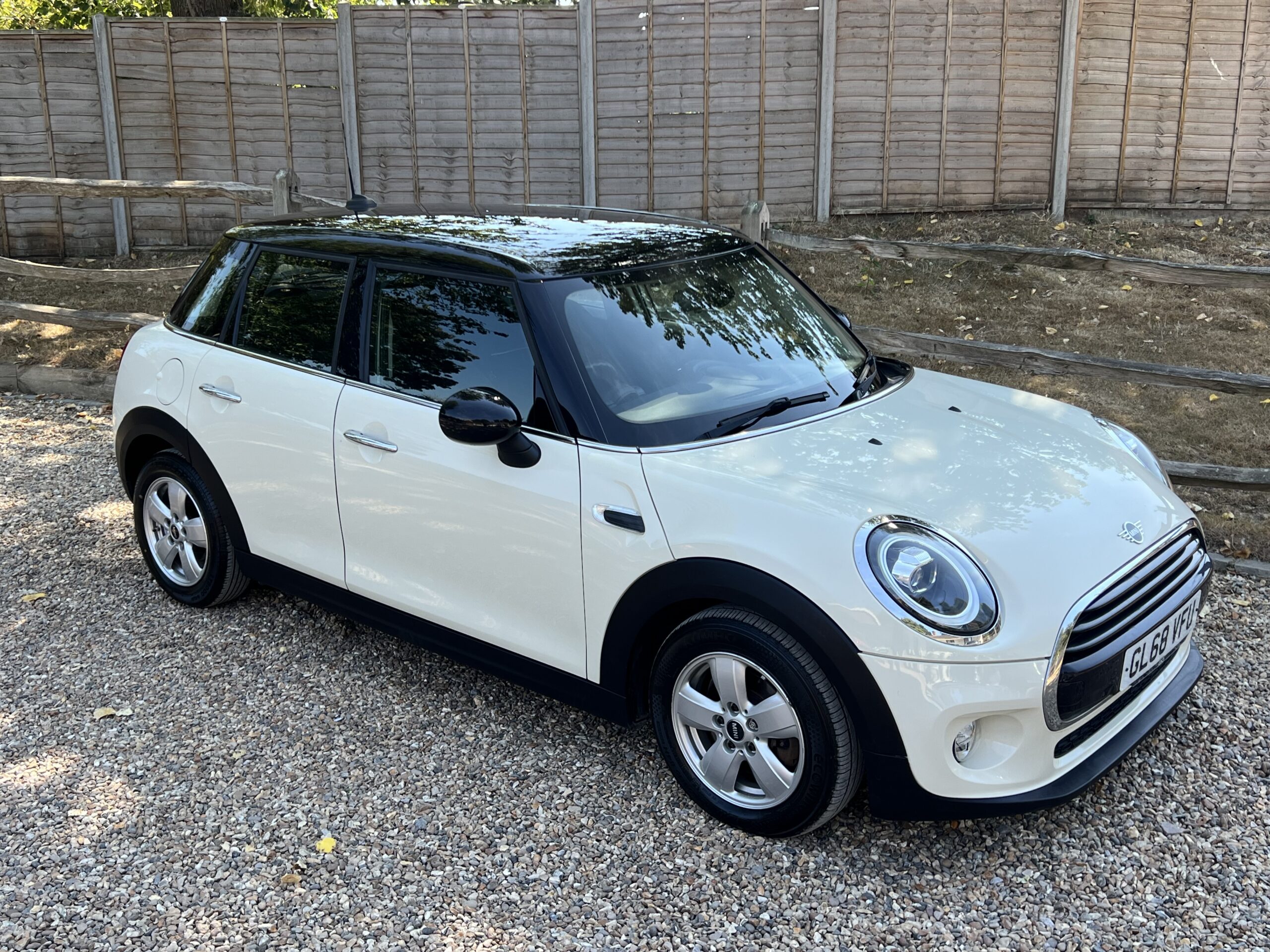 
								Mini Cooper 1.5 2018 White full									