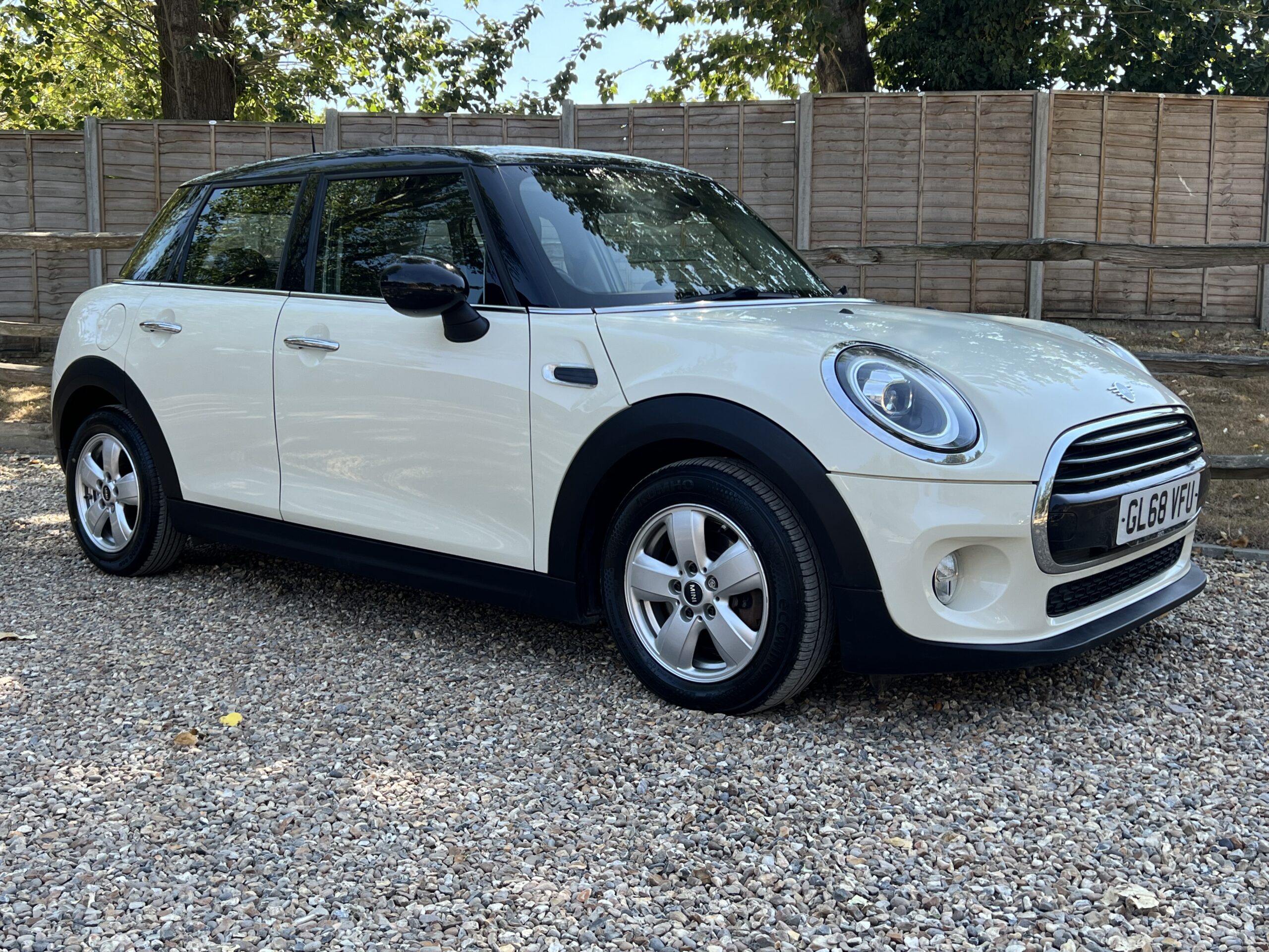 
								Mini Cooper 1.5 2018 White full									