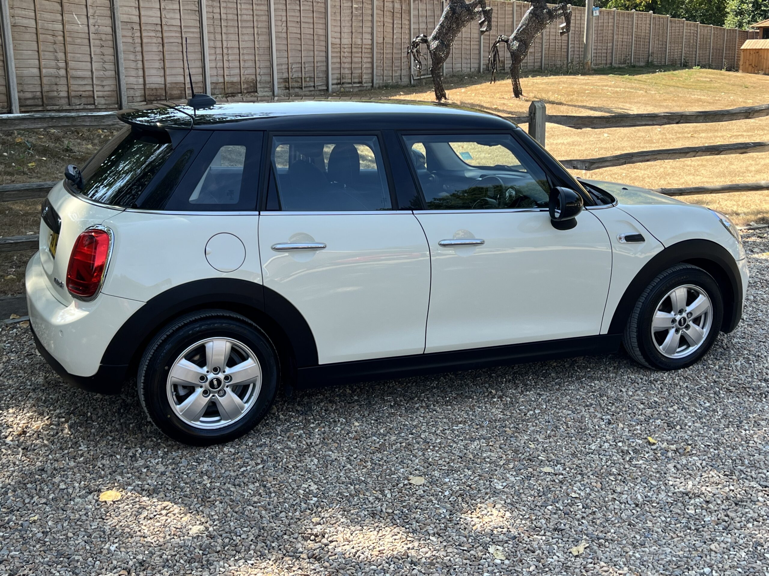 
								Mini Cooper 1.5 2018 White full									