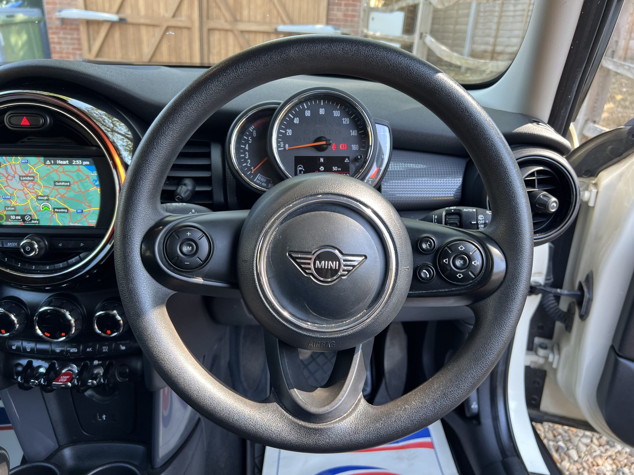 
								Mini Cooper 1.5 2018 White full									