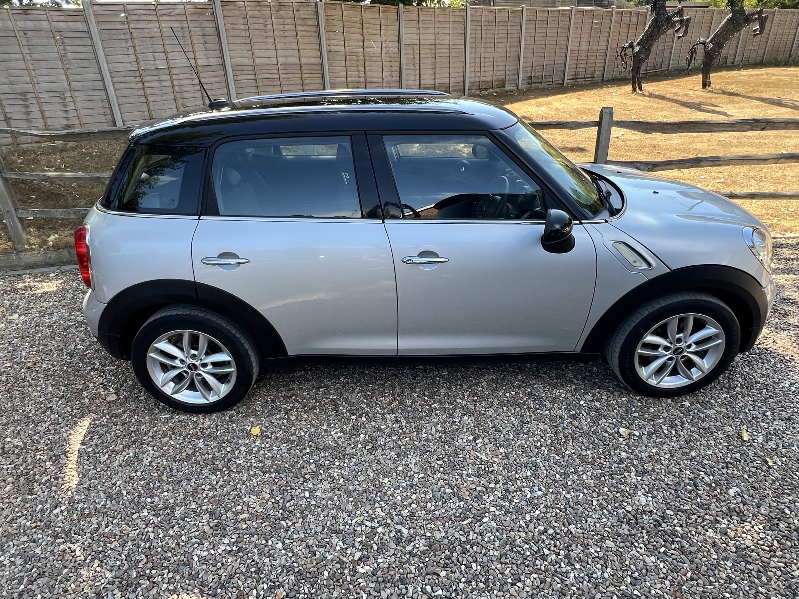 
								MINI COOPER COUNTRYMAN 1.6 SILVER full									