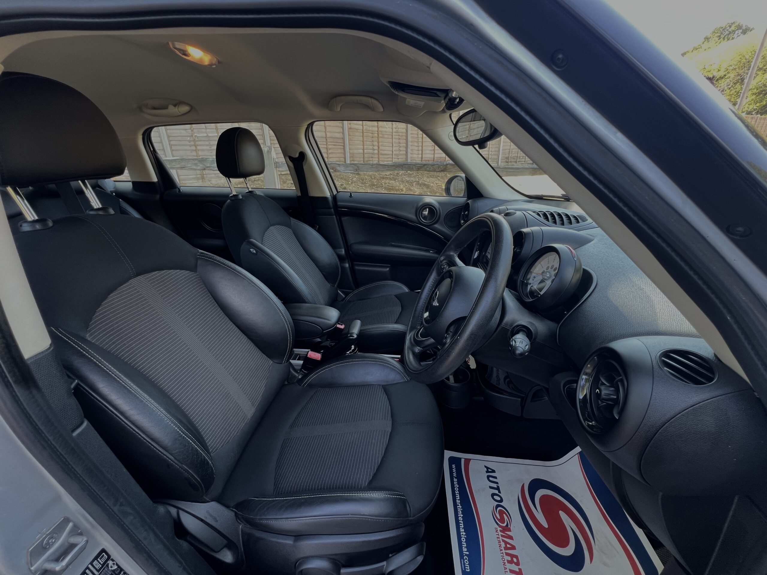 
								MINI COOPER COUNTRYMAN 1.6 SILVER full									