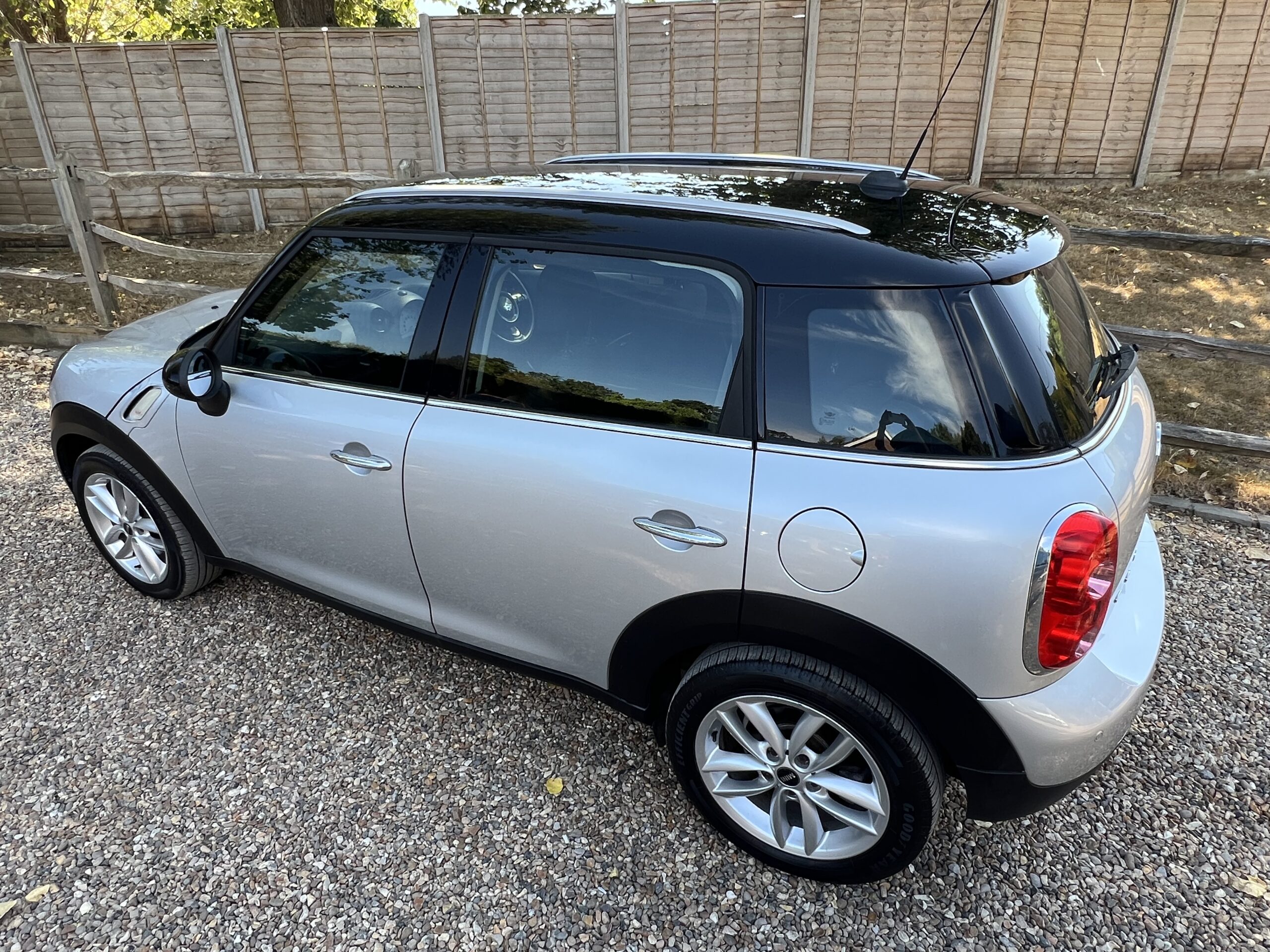 
								MINI COOPER COUNTRYMAN 1.6 SILVER full									