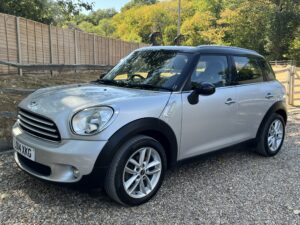 MINI COOPER COUNTRYMAN 1.6 SILVER