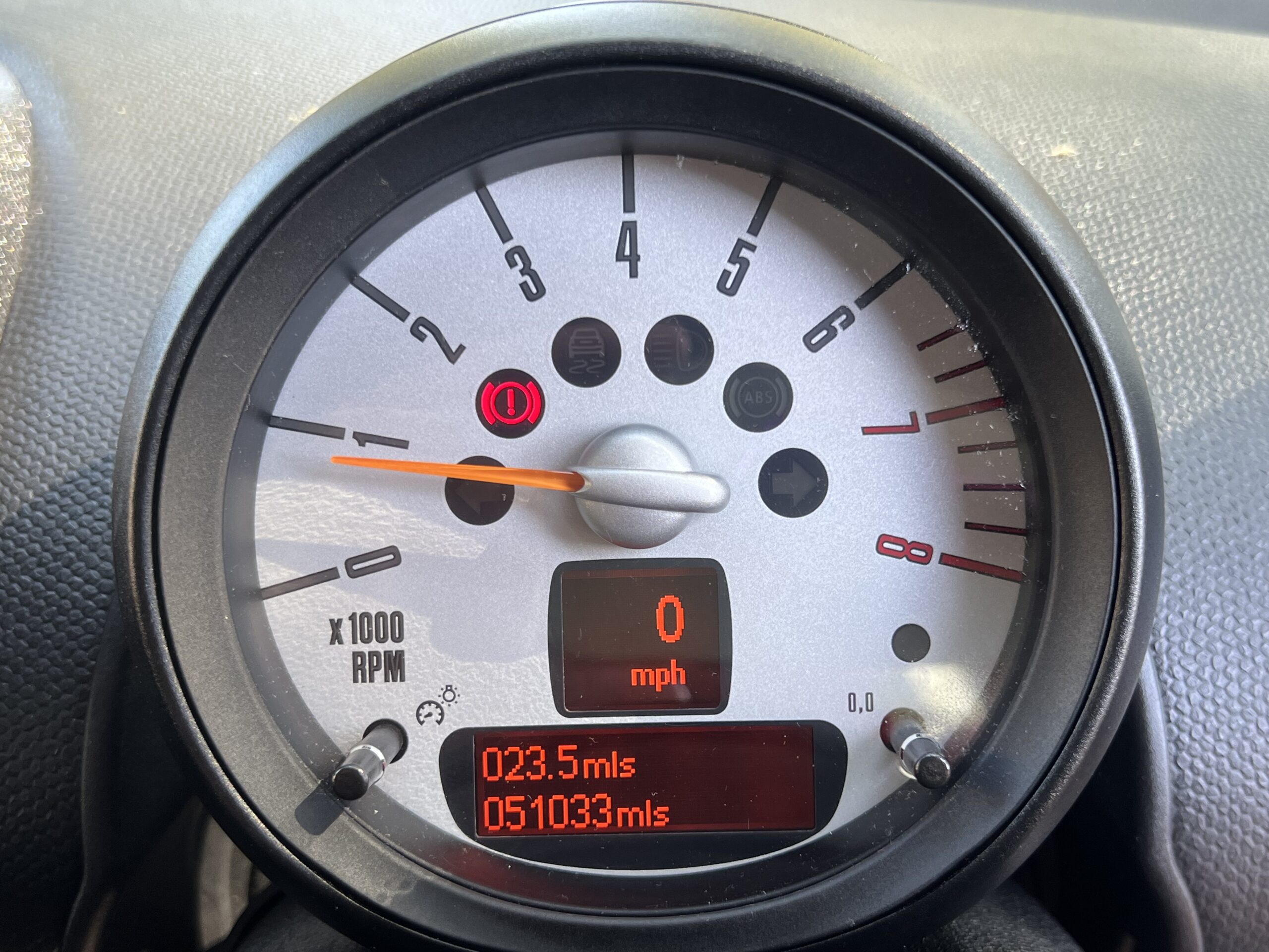 
								MINI COOPER COUNTRYMAN 1.6 SILVER full									