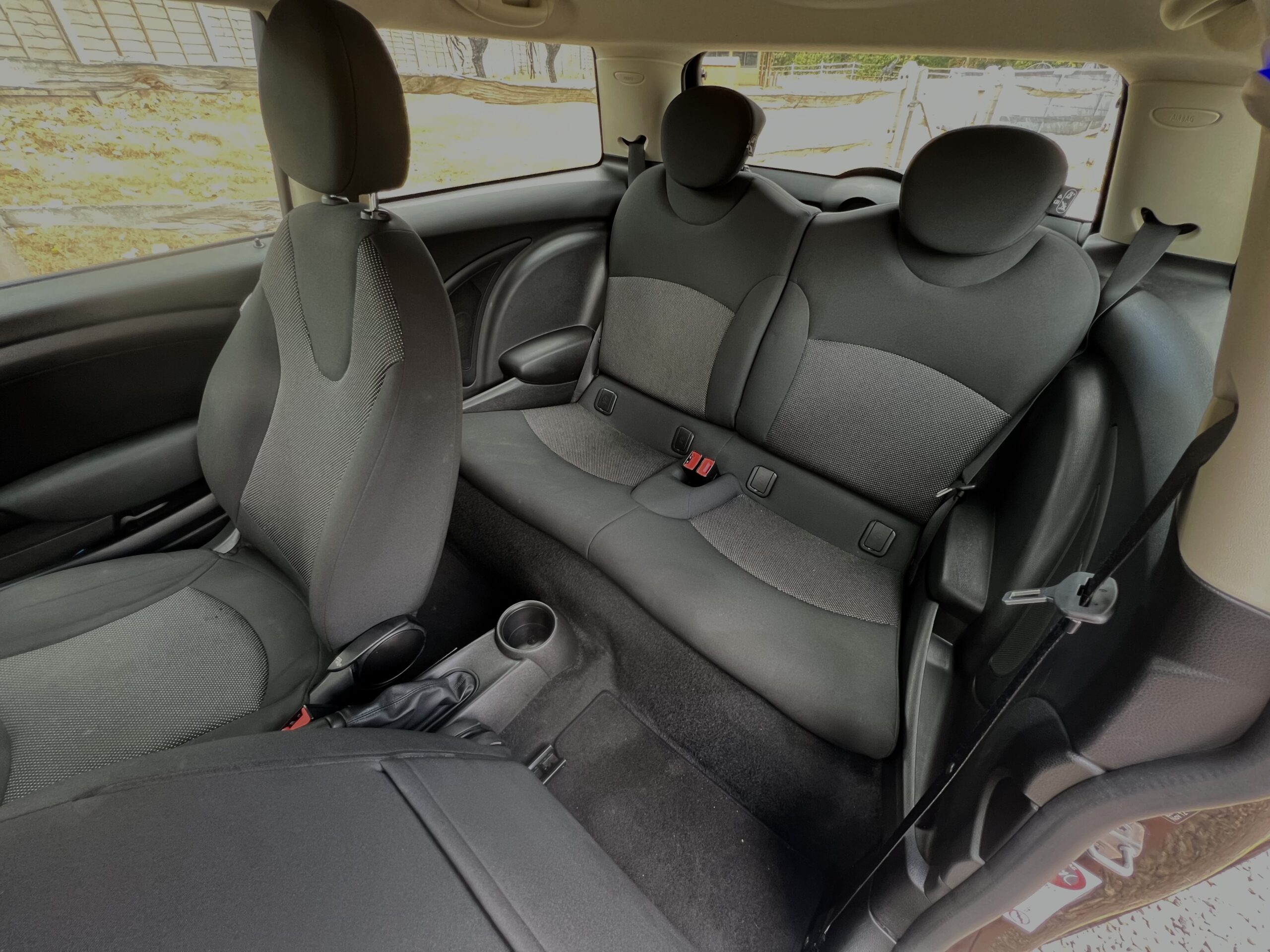 
								MINI COOPER 1.6 BLACK full									
