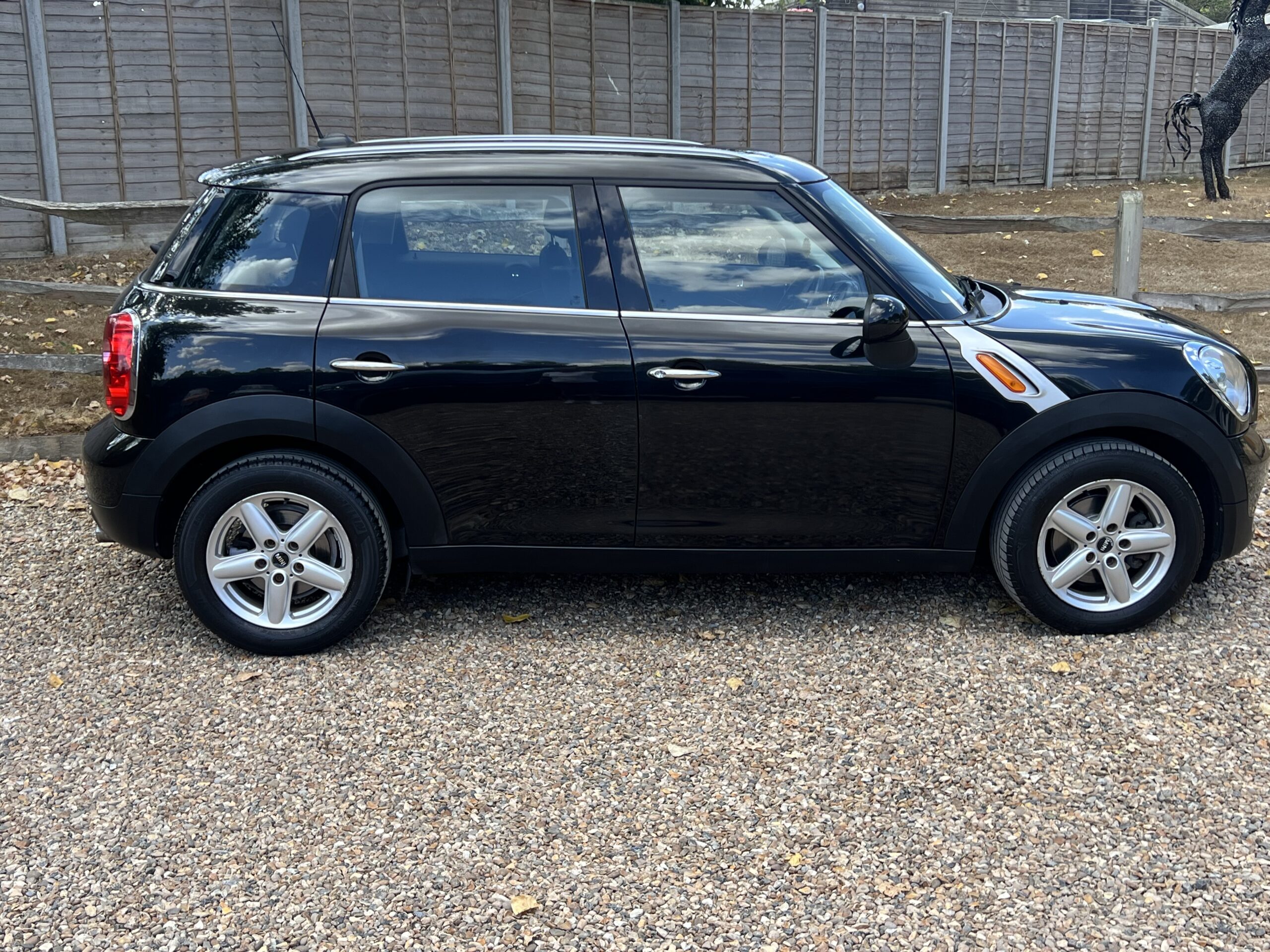 
								MINI ONE COUNTRYMAN 1.6 BLACK full									