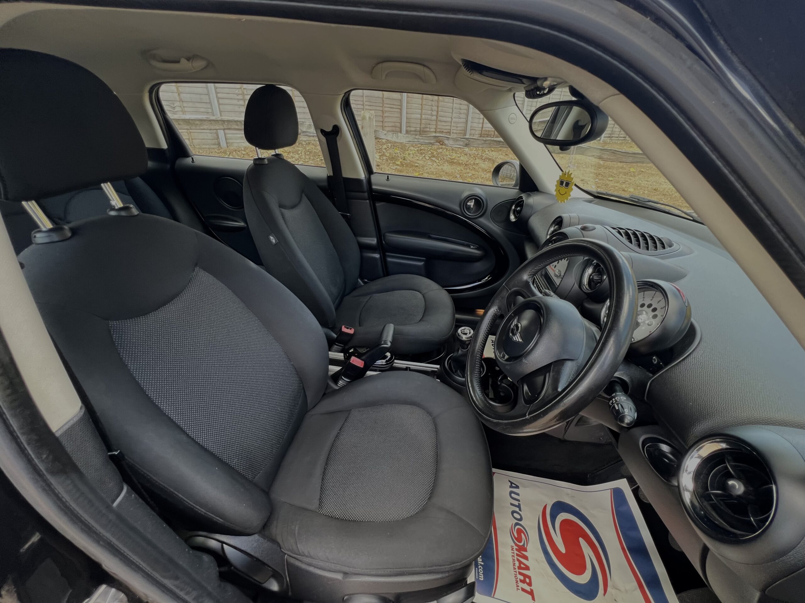 
								MINI ONE COUNTRYMAN 1.6 BLACK full									