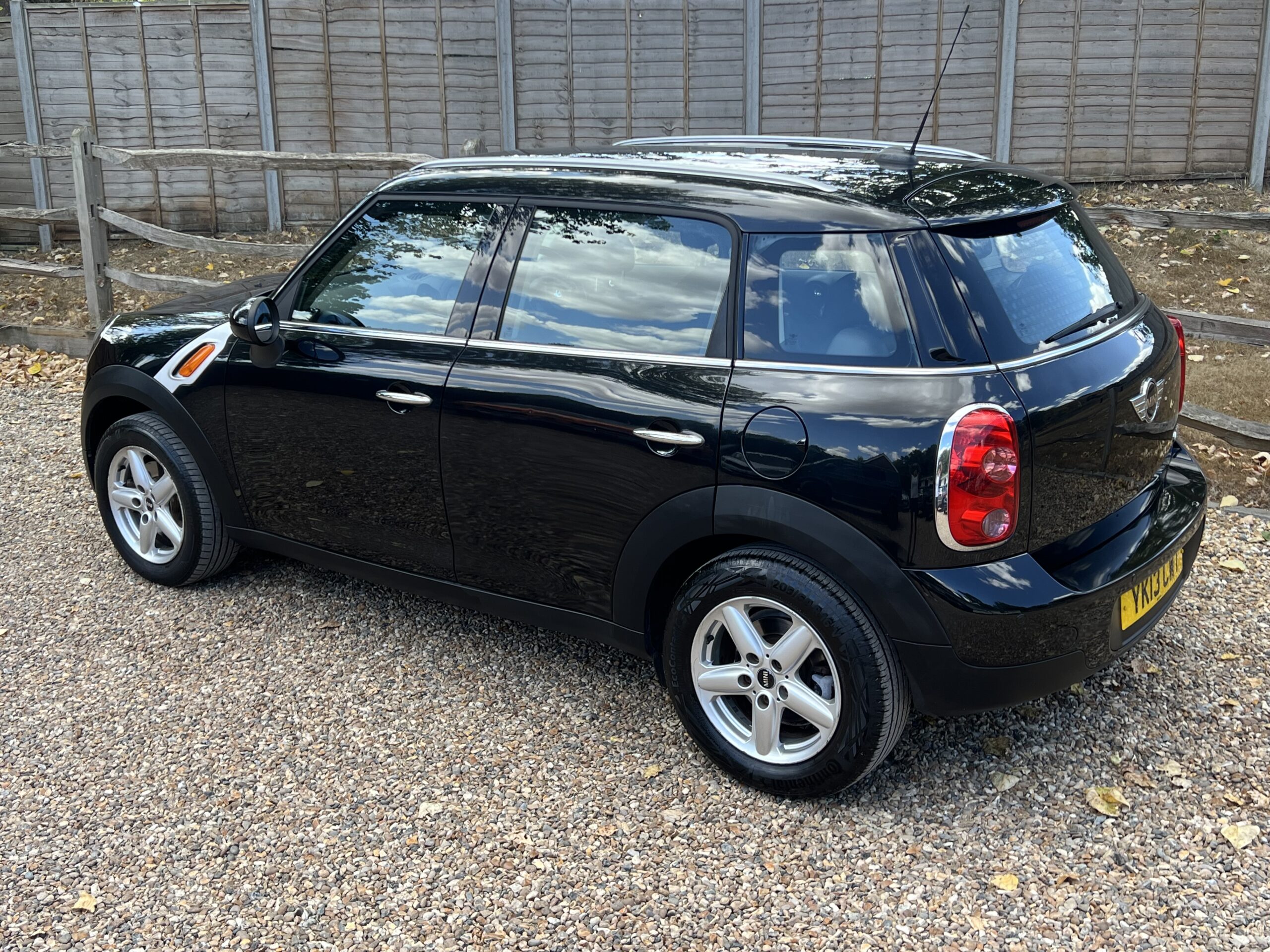 
								MINI ONE COUNTRYMAN 1.6 BLACK full									
