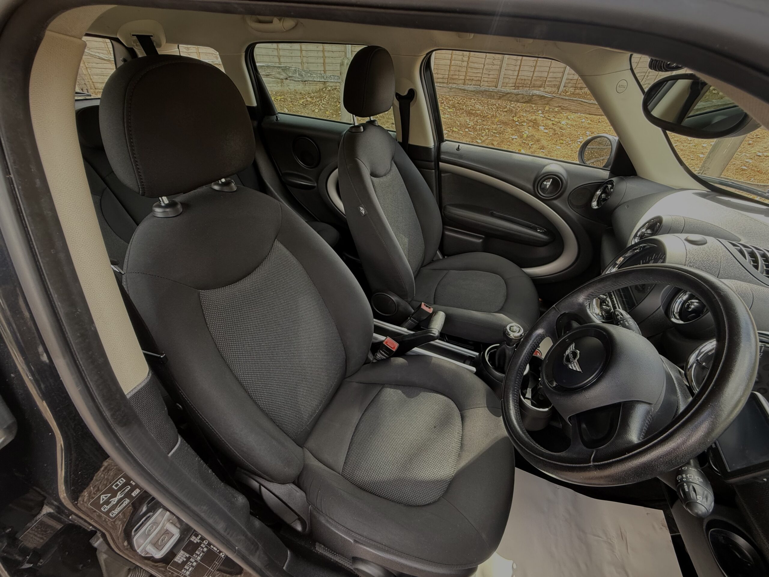
								MINI ALL WHEEL DRIVE COUNTRYMAN 1.6 BLACK full									