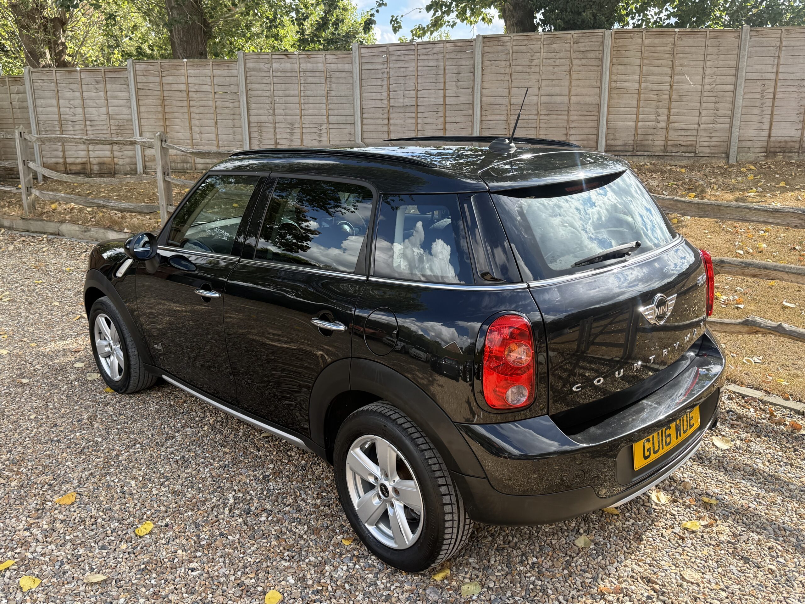 
								MINI ALL WHEEL DRIVE COUNTRYMAN 1.6 BLACK full									