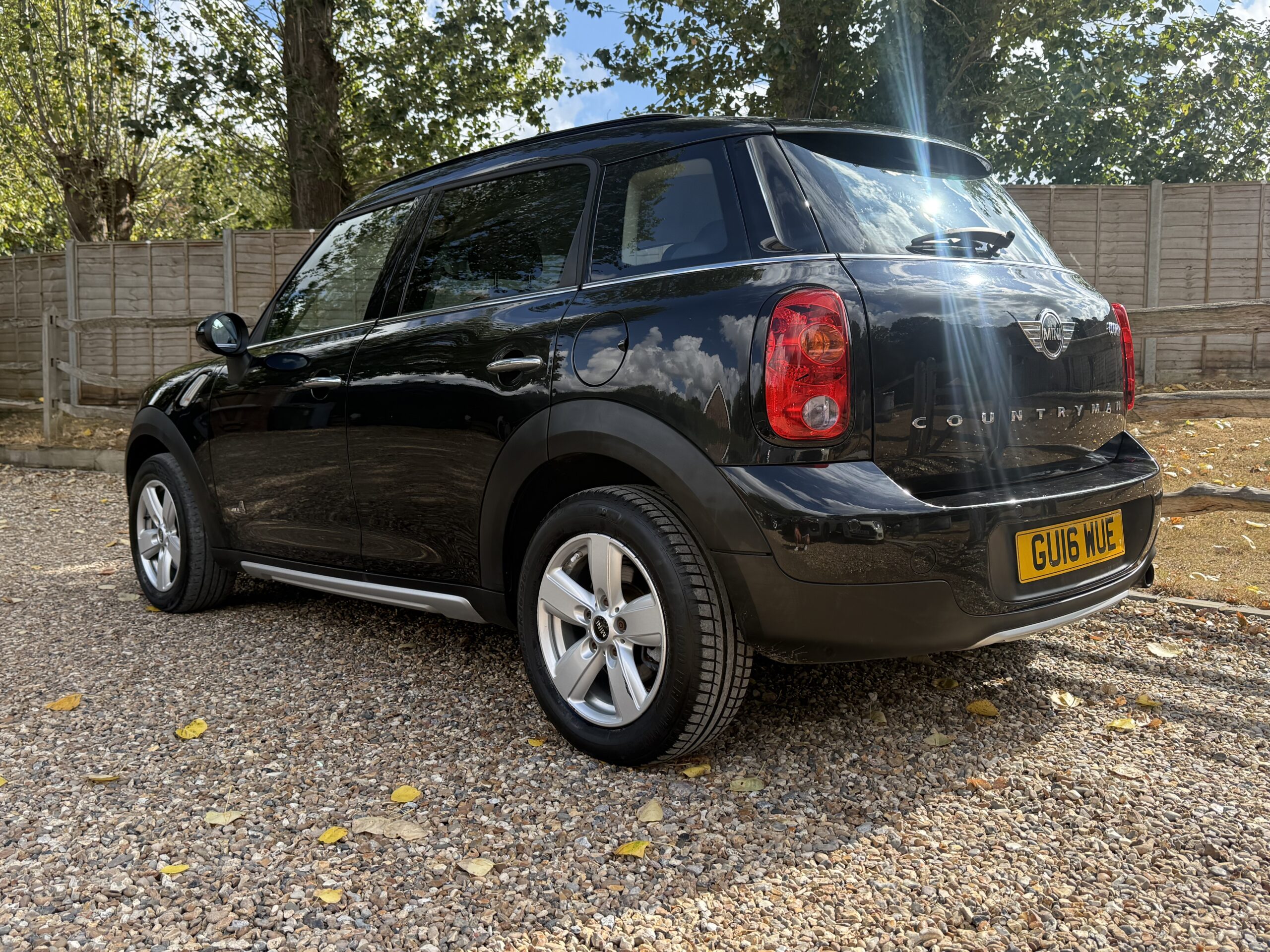 
								MINI ALL WHEEL DRIVE COUNTRYMAN 1.6 BLACK full									