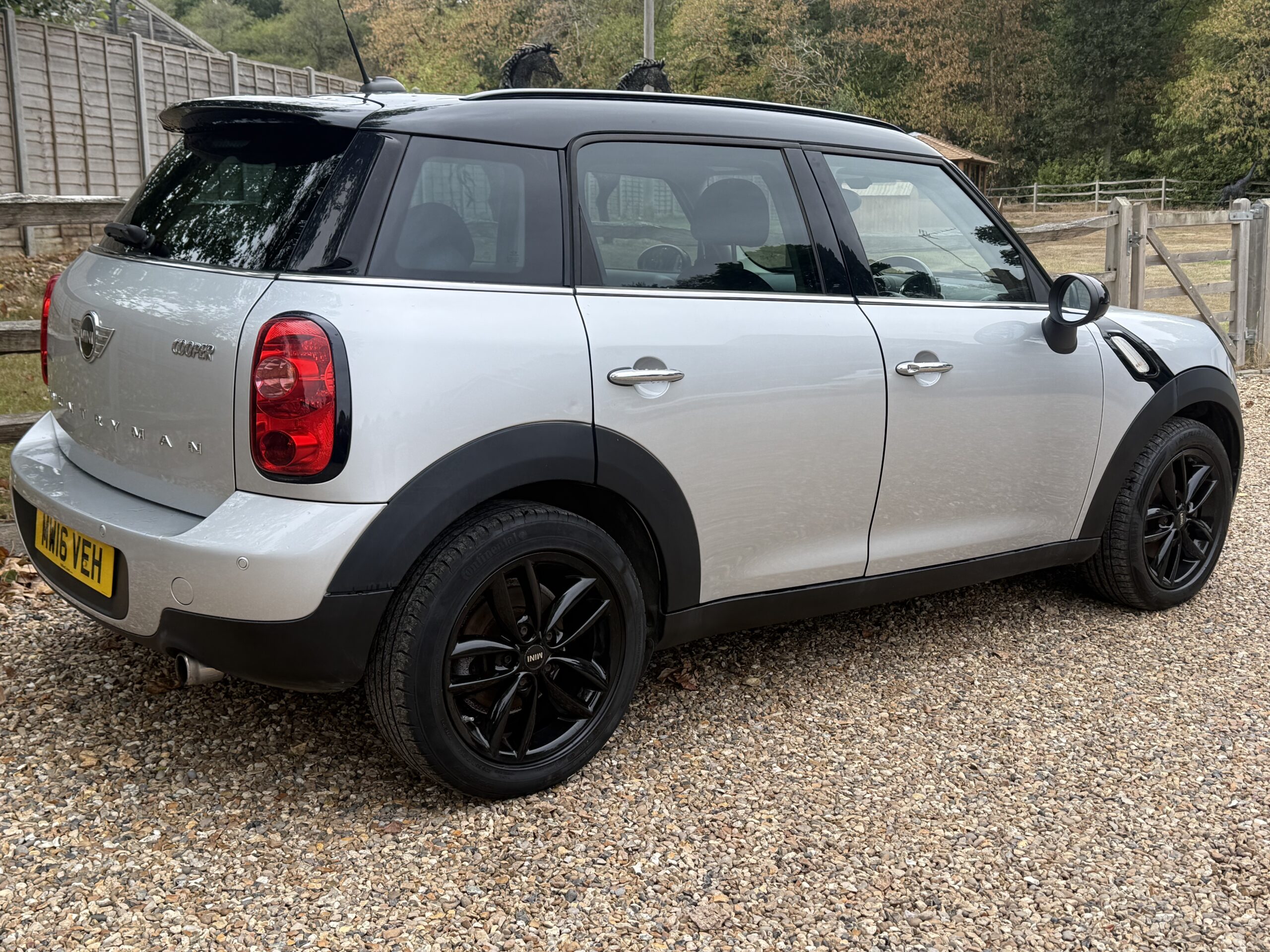 
								MINI COOPER COUNTRYMAN 1.6 SILVER full									