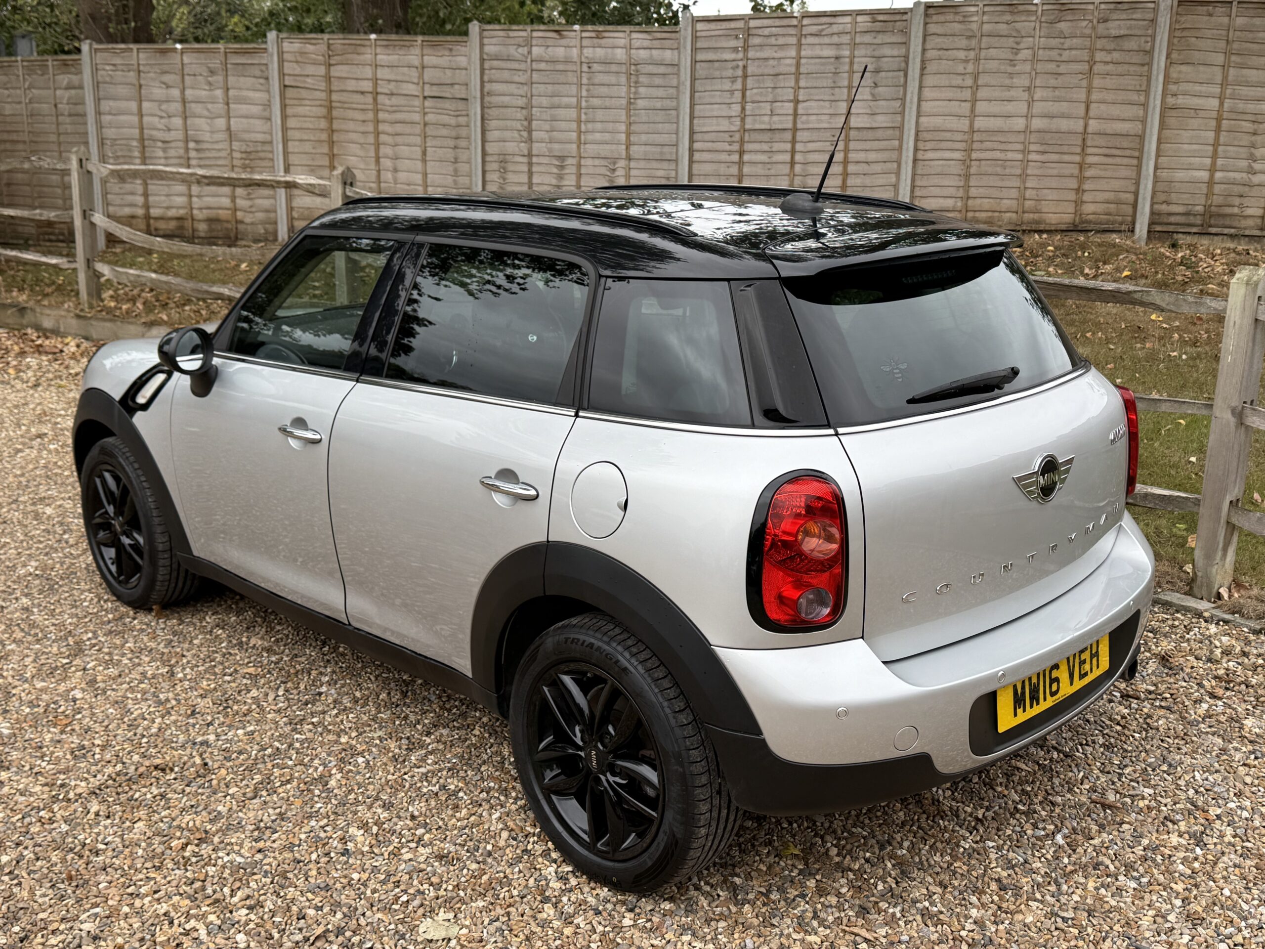 
								MINI COOPER COUNTRYMAN 1.6 SILVER full									
