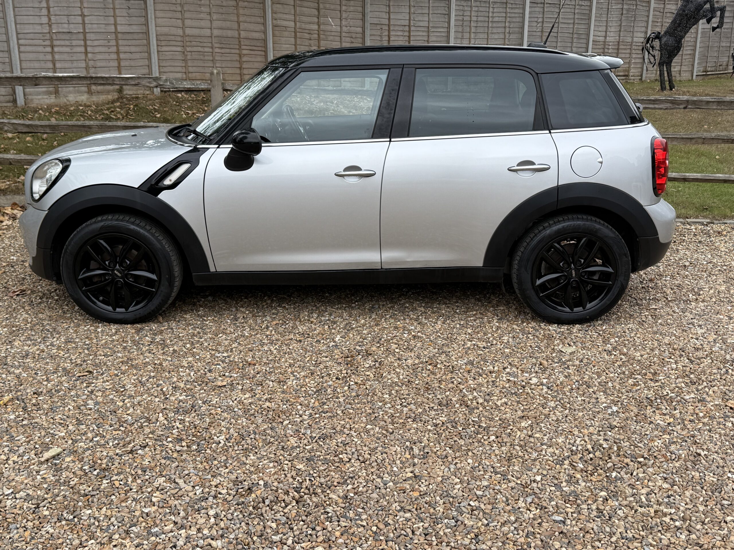 
								MINI COOPER COUNTRYMAN 1.6 SILVER full									