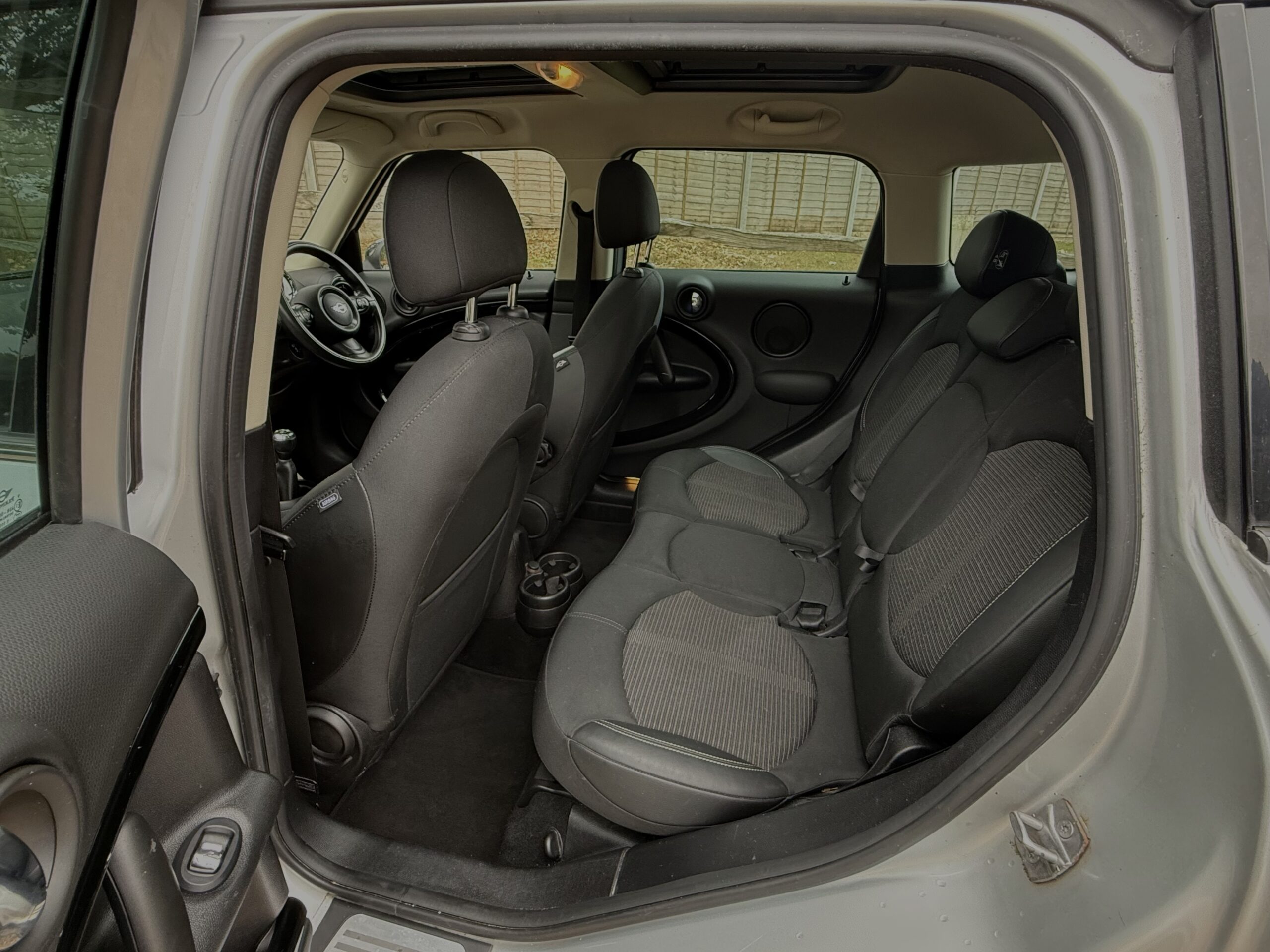 
								MINI COOPER COUNTRYMAN 1.6 SILVER full									