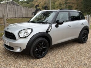 MINI COOPER COUNTRYMAN 1.6 SILVER