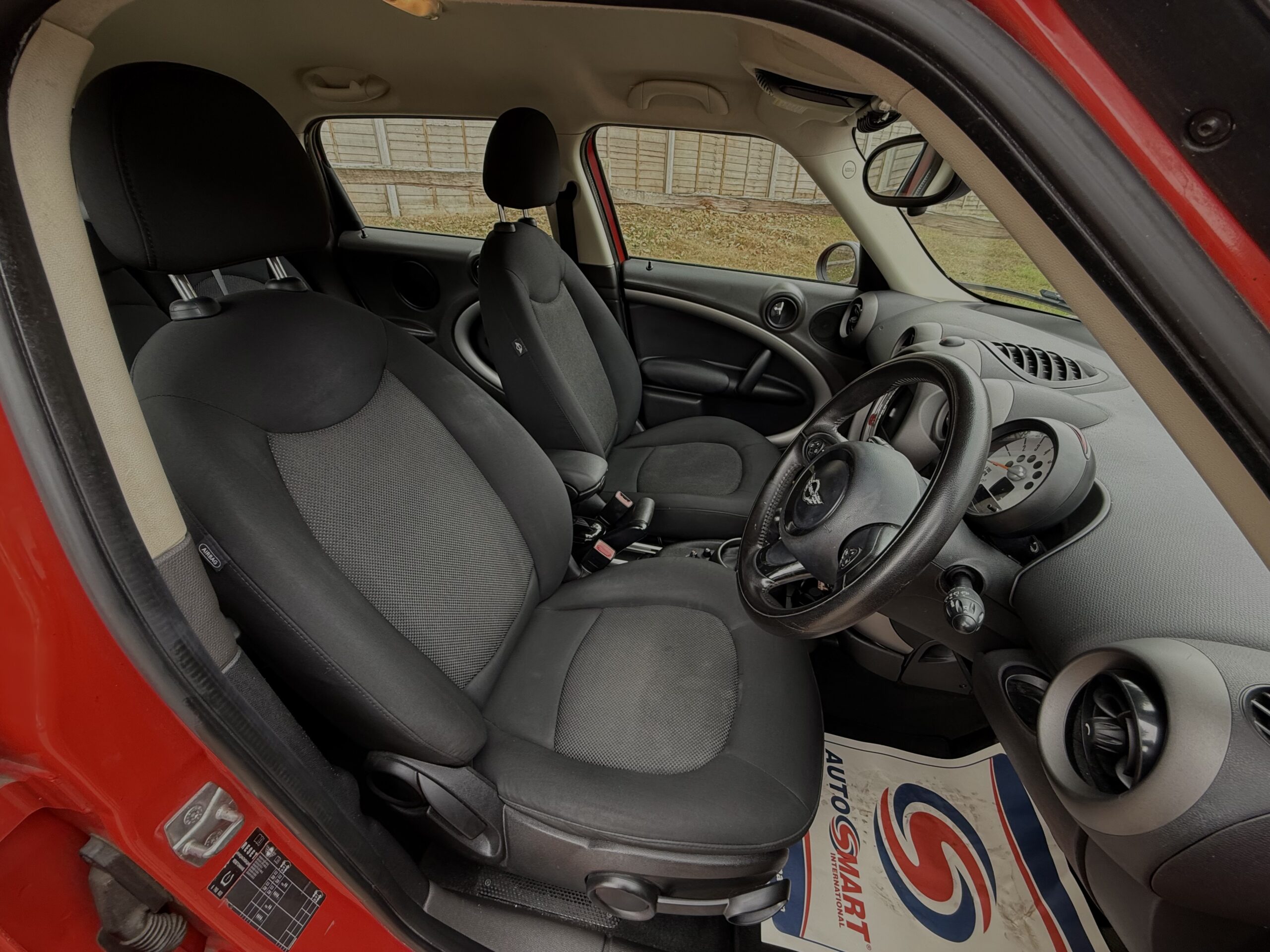 
								MINI ONE COUNTRYMAN 1.6 RED full									