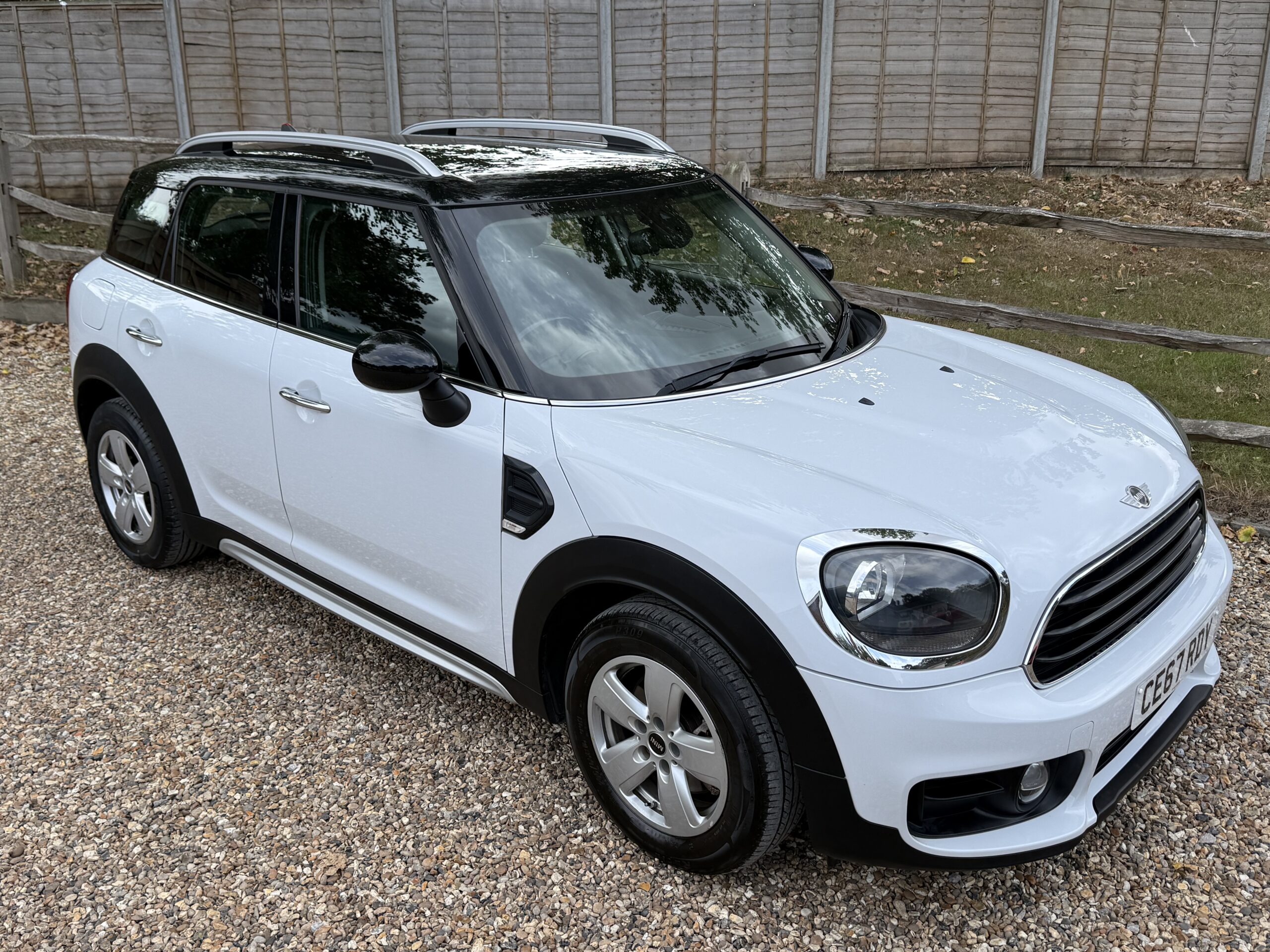 
								MINI COUNTRYMAN COOPER 1.6 WHITE full									
