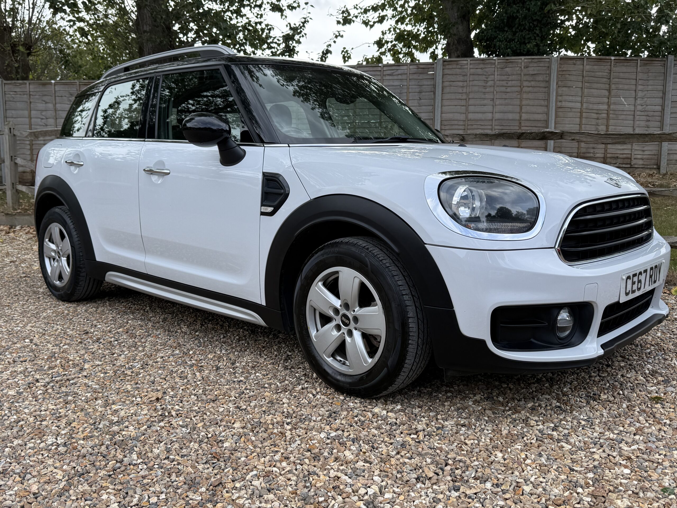 
								MINI COUNTRYMAN COOPER 1.6 WHITE full									