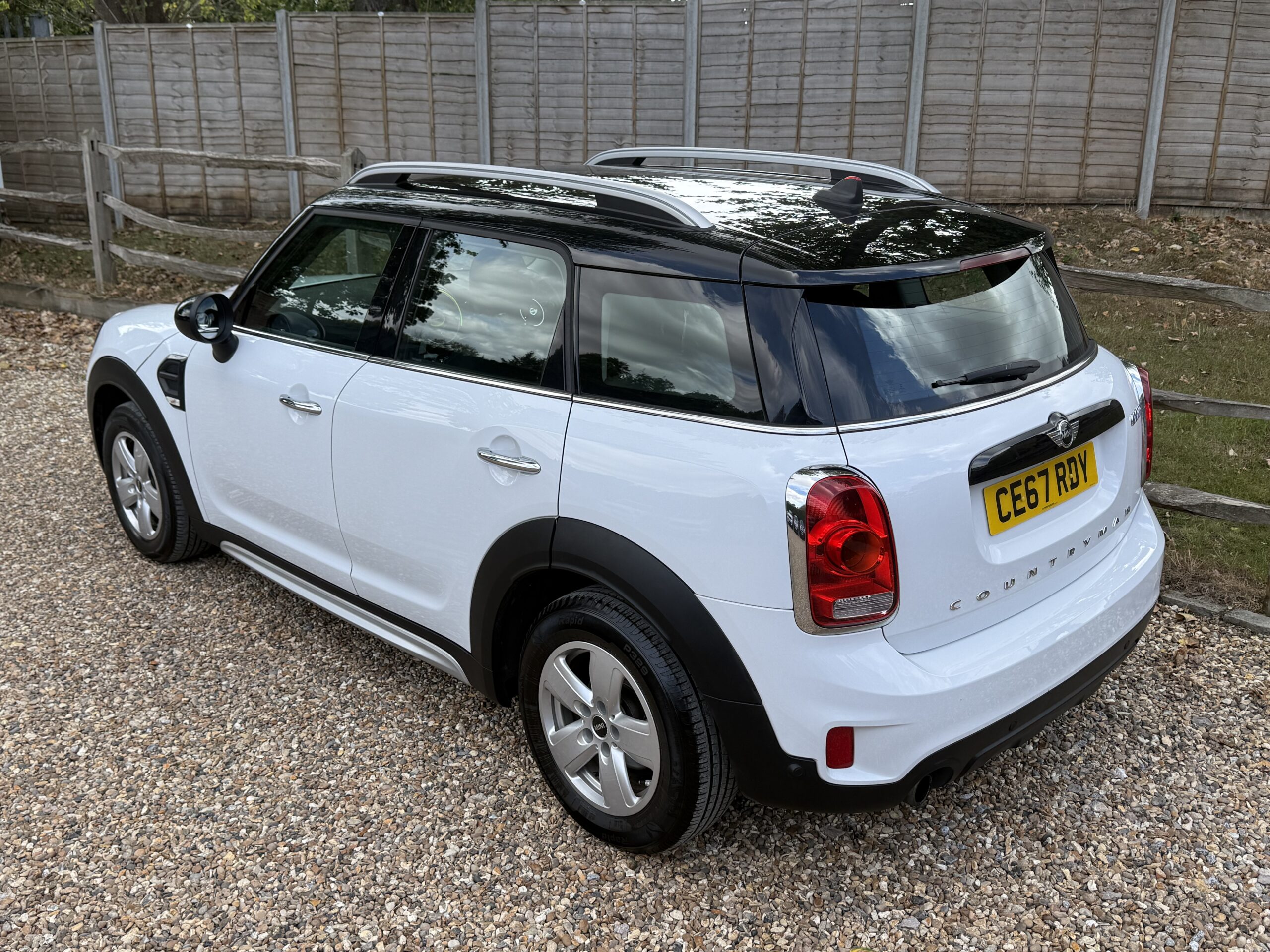 
								MINI COUNTRYMAN COOPER 1.6 WHITE full									