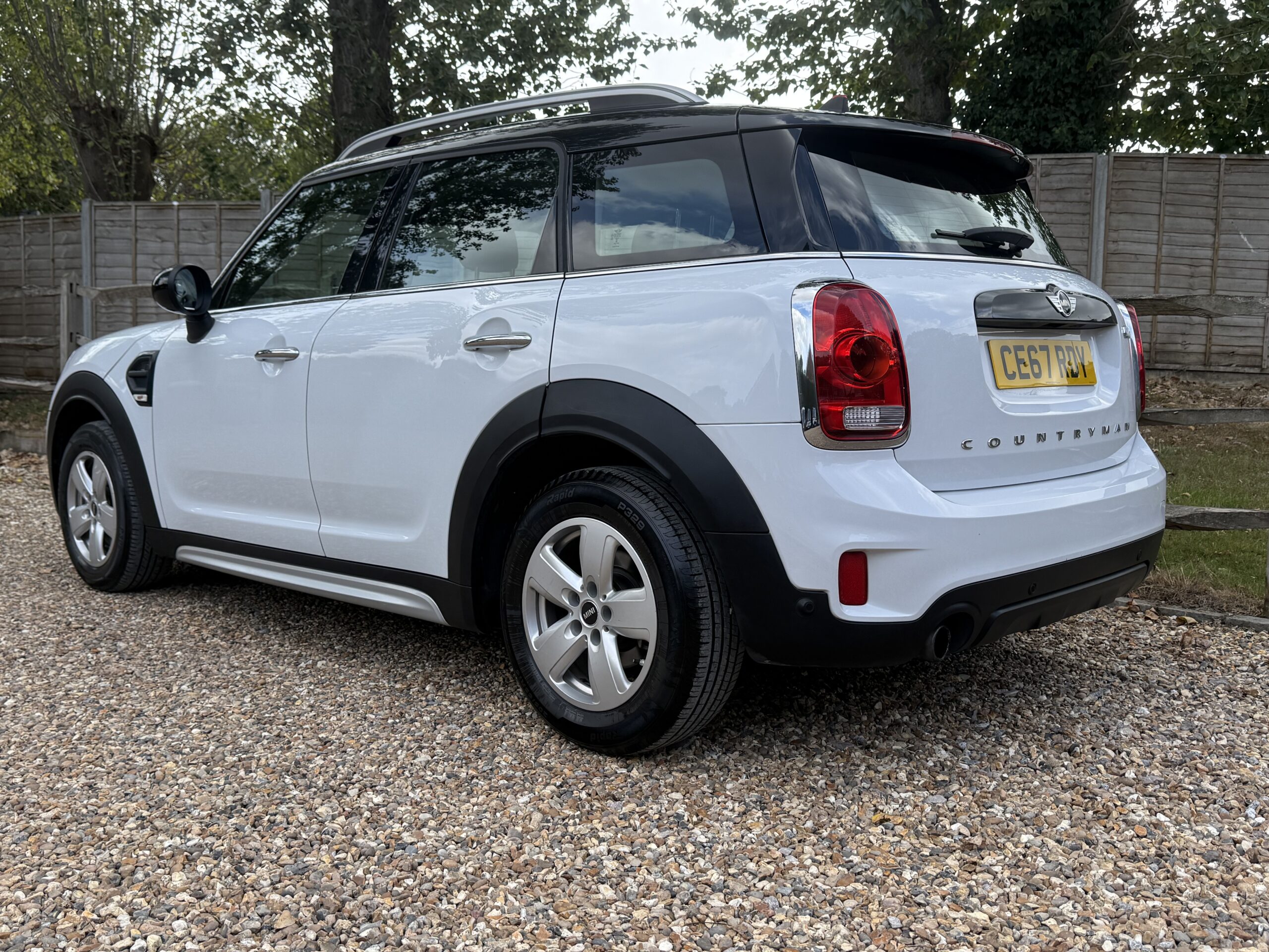 
								MINI COUNTRYMAN COOPER 1.6 WHITE full									