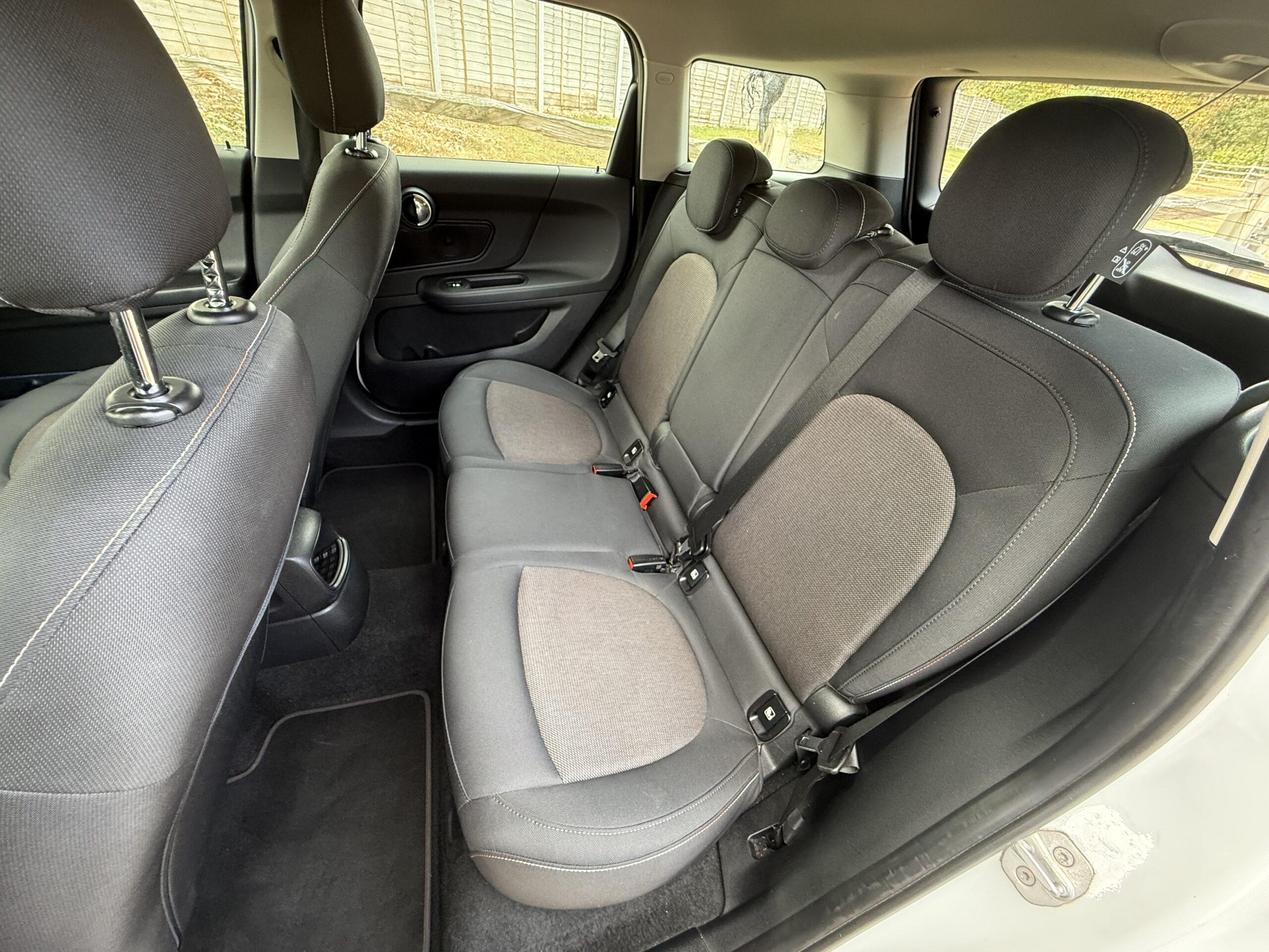 
								MINI COUNTRYMAN COOPER 1.6 WHITE full									
