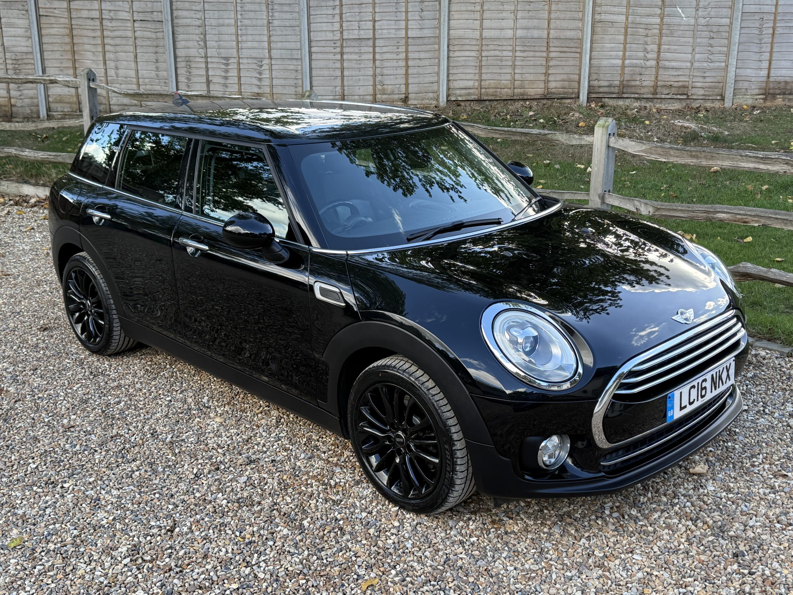 
								MINI COOPER CLUBMAN 1.5 BLACK full									