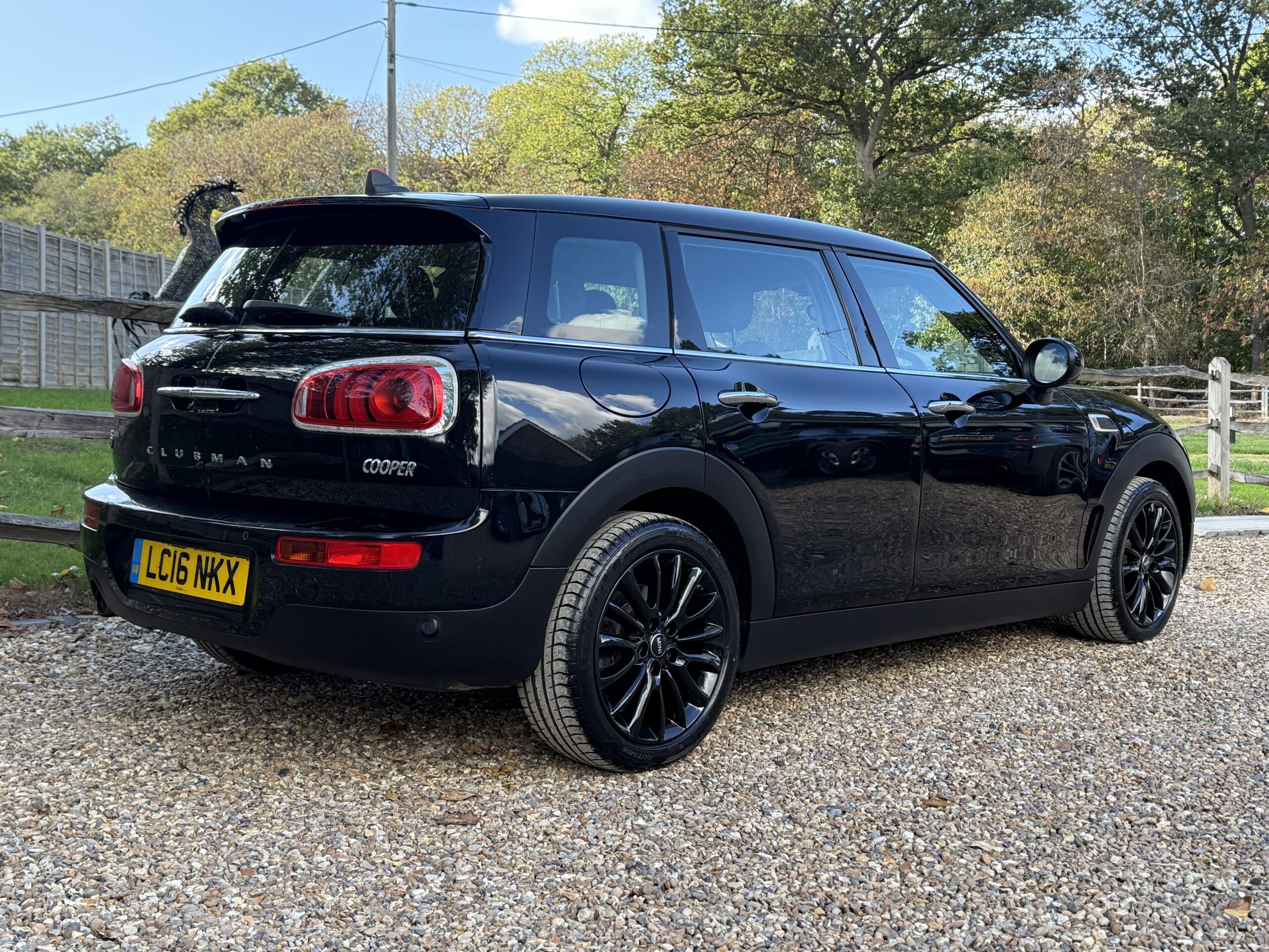 
								MINI COOPER CLUBMAN 1.5 BLACK full									