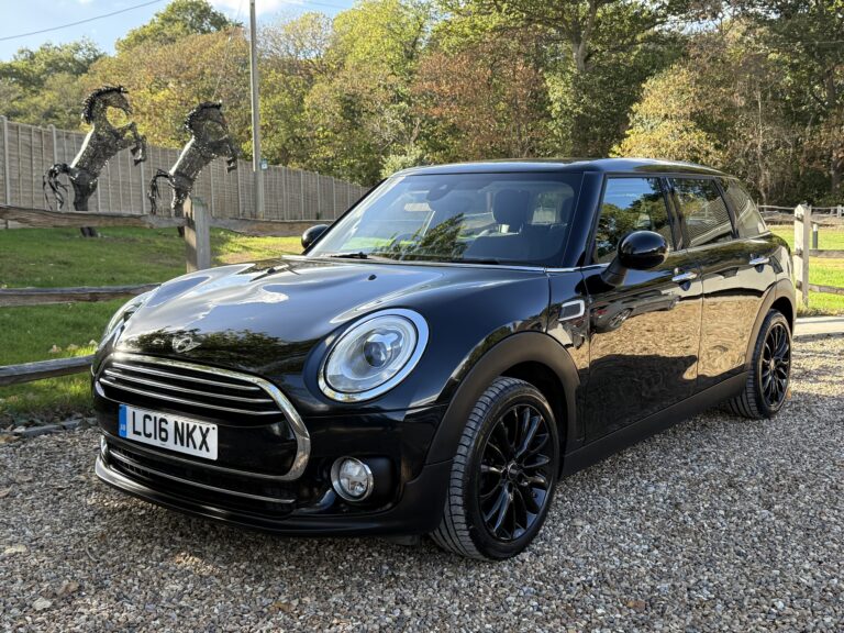 MINI COOPER CLUBMAN 1.5 BLACK